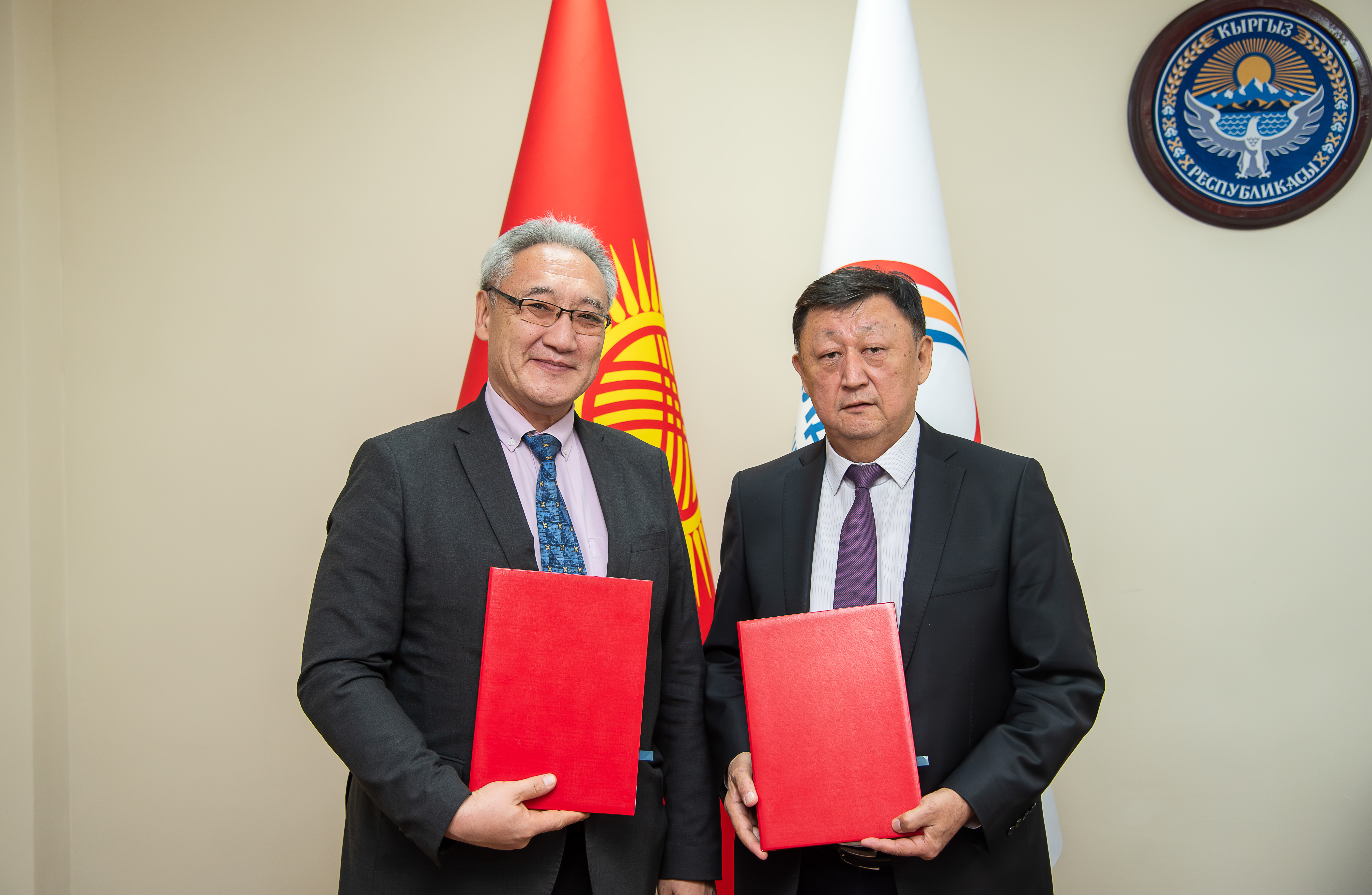 On the signing of a cooperation agreement between the Hungarian-Kyrgyz Development Fund and OJSC Guarantee Fund